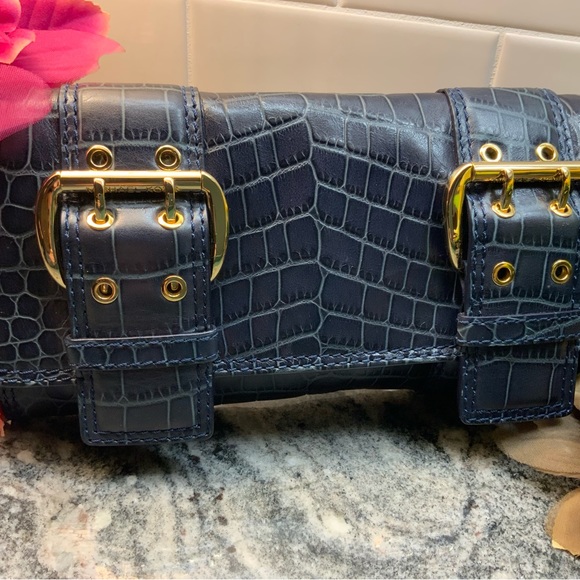 💥SALE💥 Great vintage Michael Kors dark blue croc embossed clutch. A0901 - Picture 2 of 11